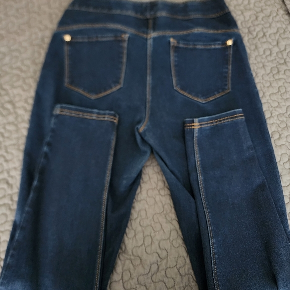 Women's Jeggings size Medium. - Picture 4 of 4